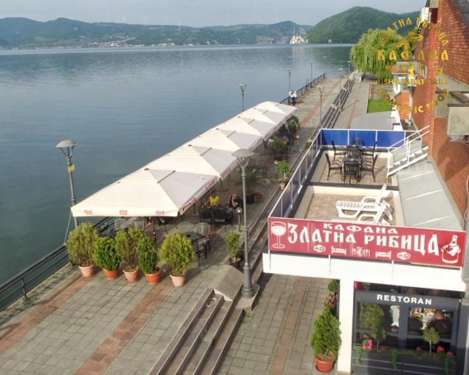 Zlatna Ribica Lejlighed Golubac Eksteriør billede